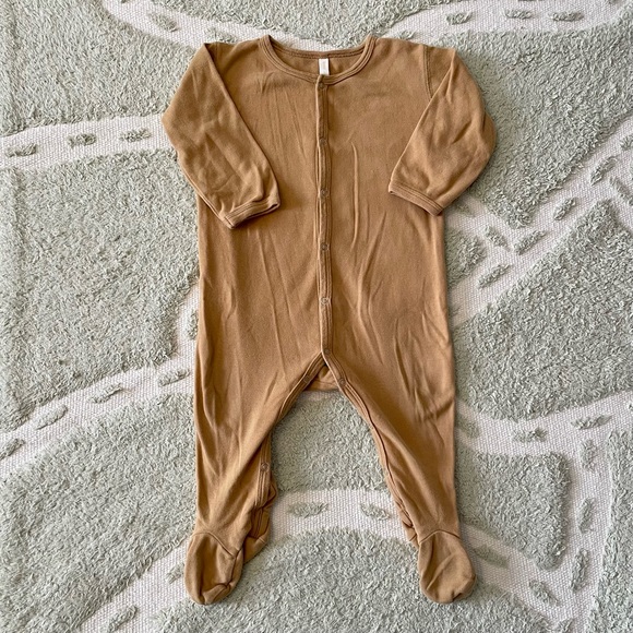 Quincy Mae Other - Quincy Mae Organic Full Snap Footie Pajamas in Honey - 18-24 Months